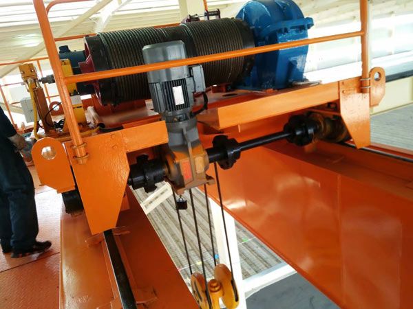 雙梁起重機(jī)小車(chē)-起升卷?yè)P(yáng)機(jī)