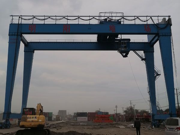 集裝箱龍門(mén)吊起重機(jī)